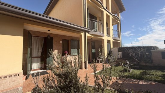 Villa schiera centrale in venditaCadelbosco Di Sopra - Cadelbosco Di Sopra