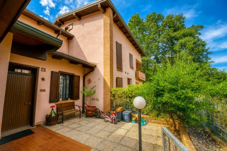 Villa schiera centrale in venditaReggio Emilia - S. Bartolomeo