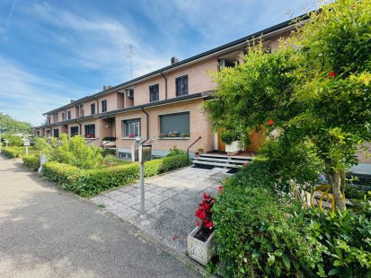 Villa schiera centrale in venditaReggio Emilia - Rivalta